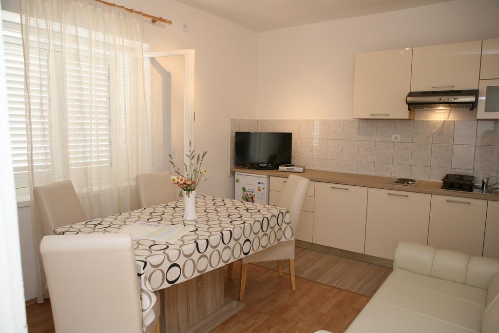 Apartments Radic โตรกีร์ ห้อง รูปภาพ