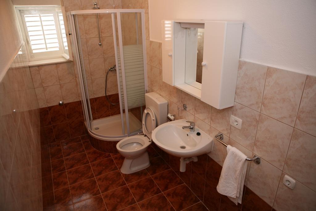 Apartments Radic โตรกีร์ ห้อง รูปภาพ