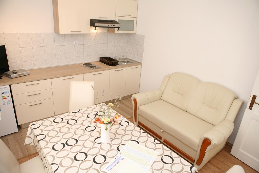 Apartments Radic โตรกีร์ ภายนอก รูปภาพ