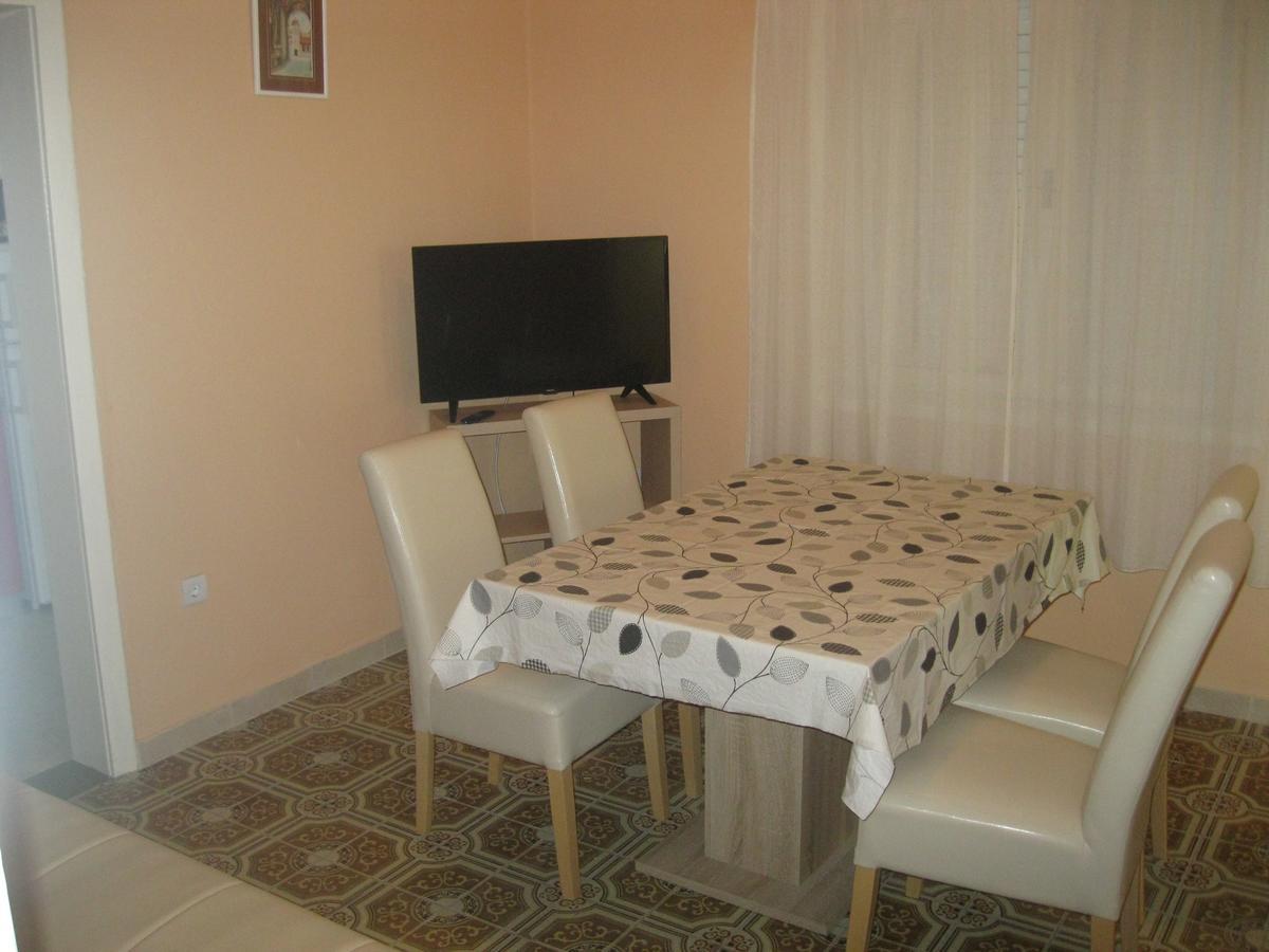 Apartments Radic โตรกีร์ ภายนอก รูปภาพ