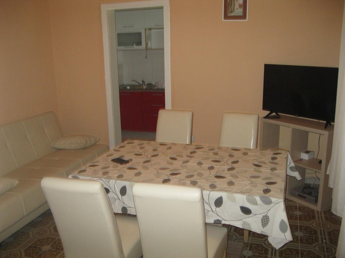 Apartments Radic โตรกีร์ ภายนอก รูปภาพ